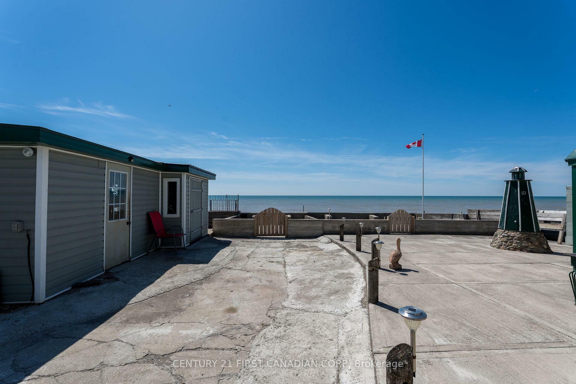 Property Photo: 18518 Erie Shore Drive ON N0P 1A0