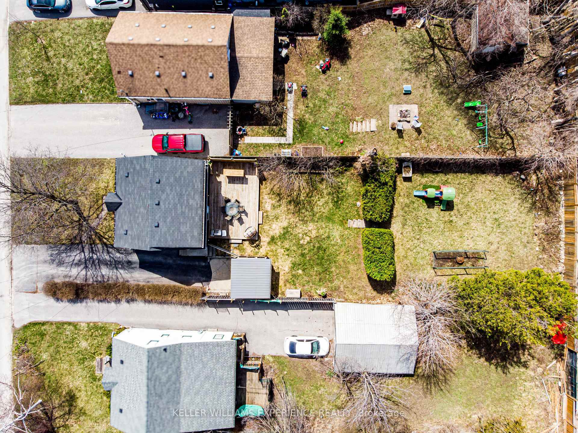 Property Photo: 46 Grove Street W ON L4N 1M7