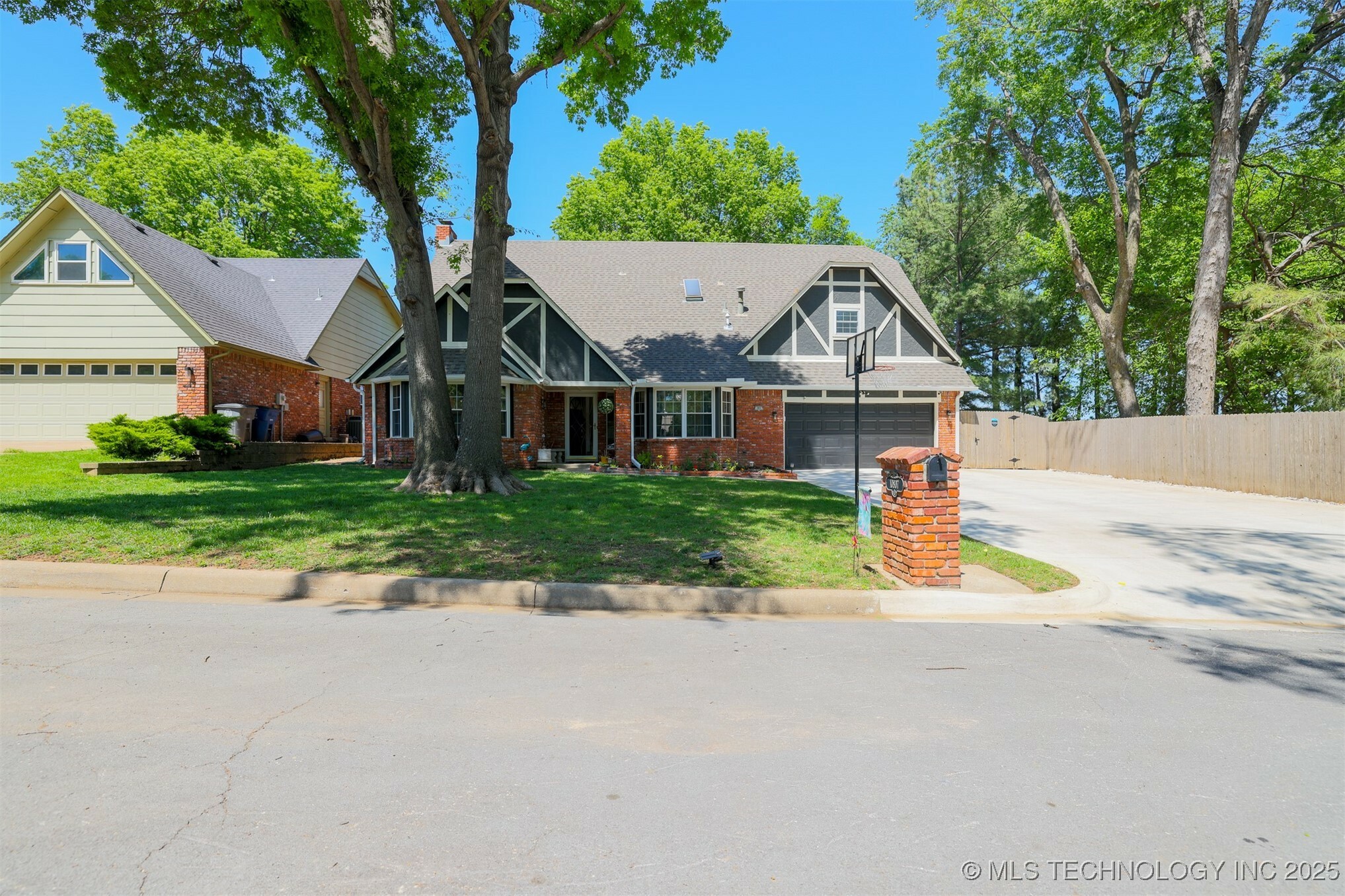 Property Photo: 10807 E 99th Street OK 74133