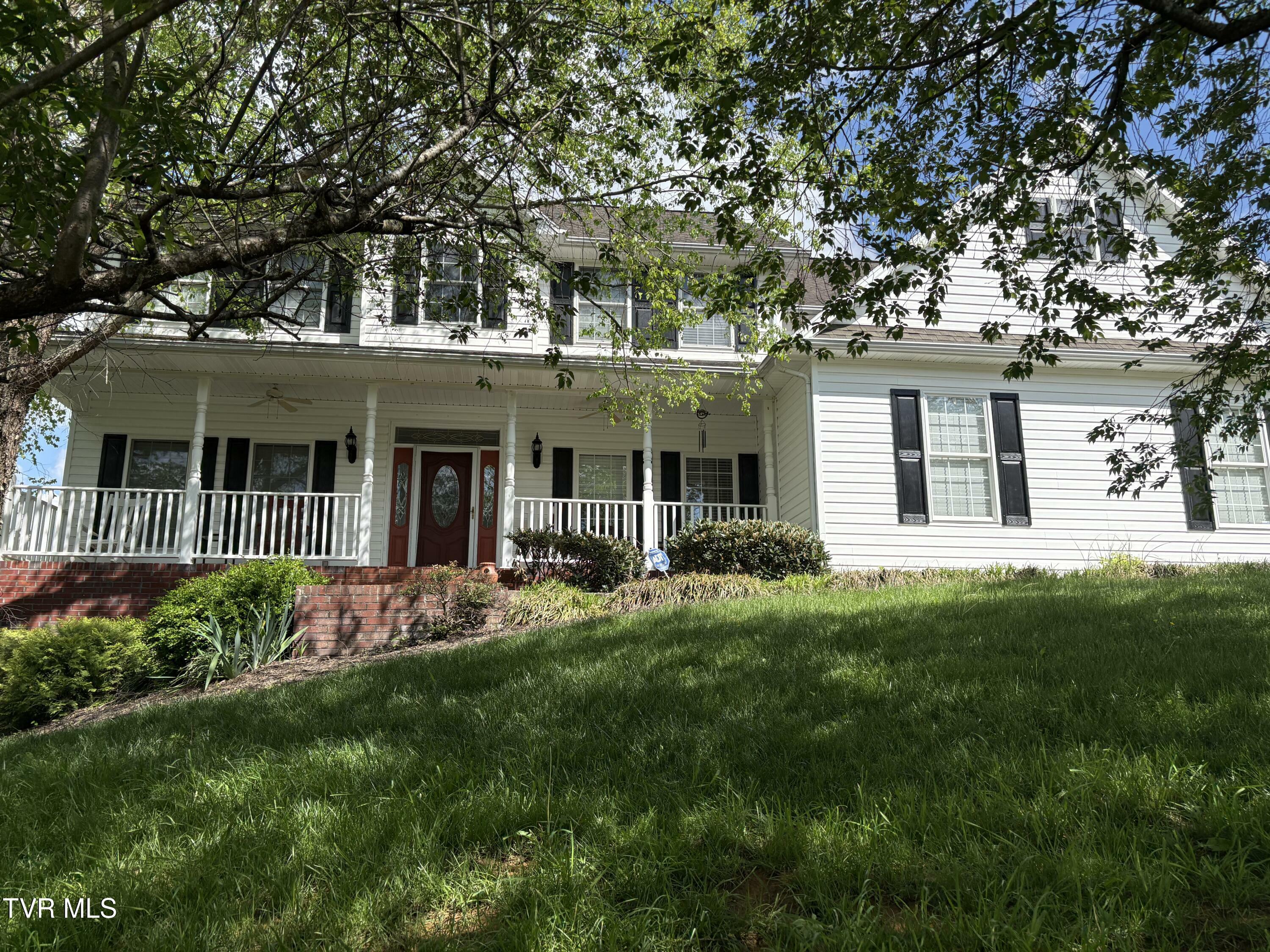 Property Photo: 142 Oakwell Lane TN 37659