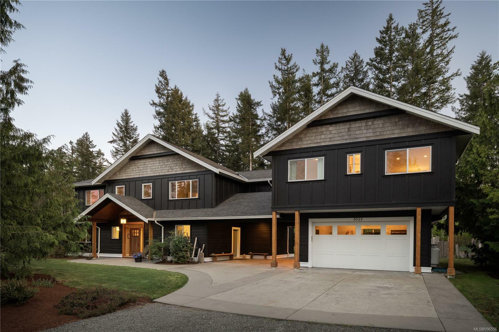 Property Photo: 3022 Sarah Dr BC V9Z 0J5