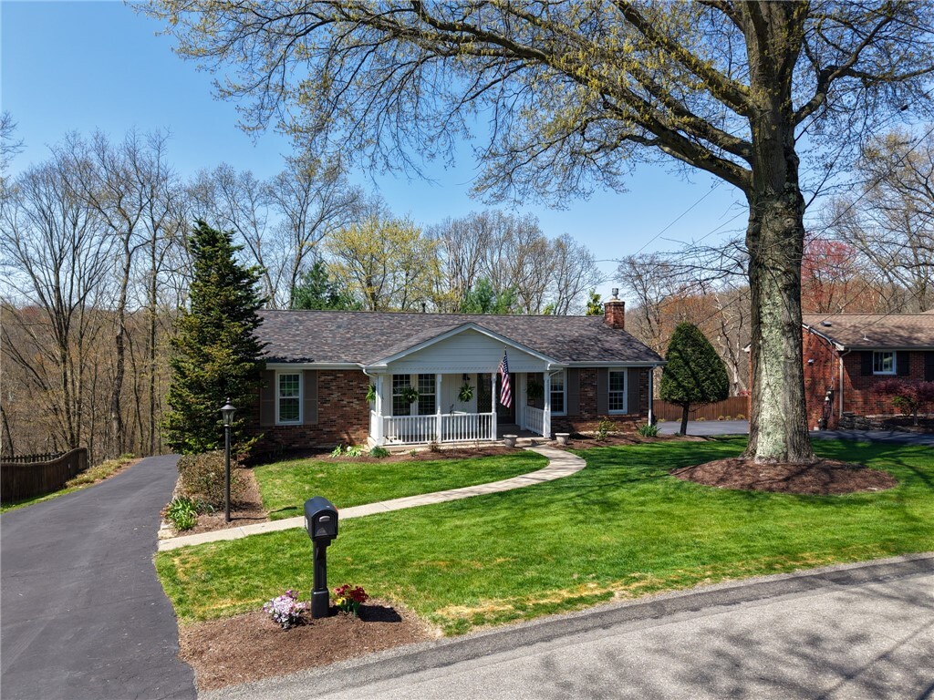 Property Photo: 761 Wyngold Drive PA 15237