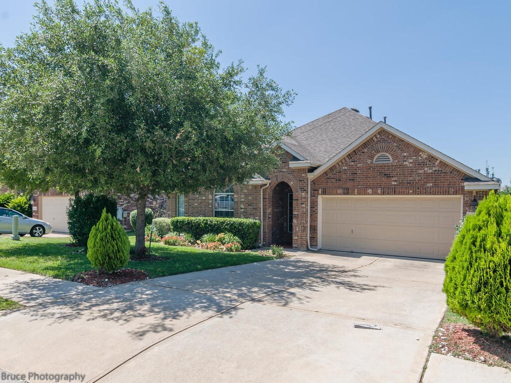 Property Photo: 1720 Harvest Bend Lane TX 78613