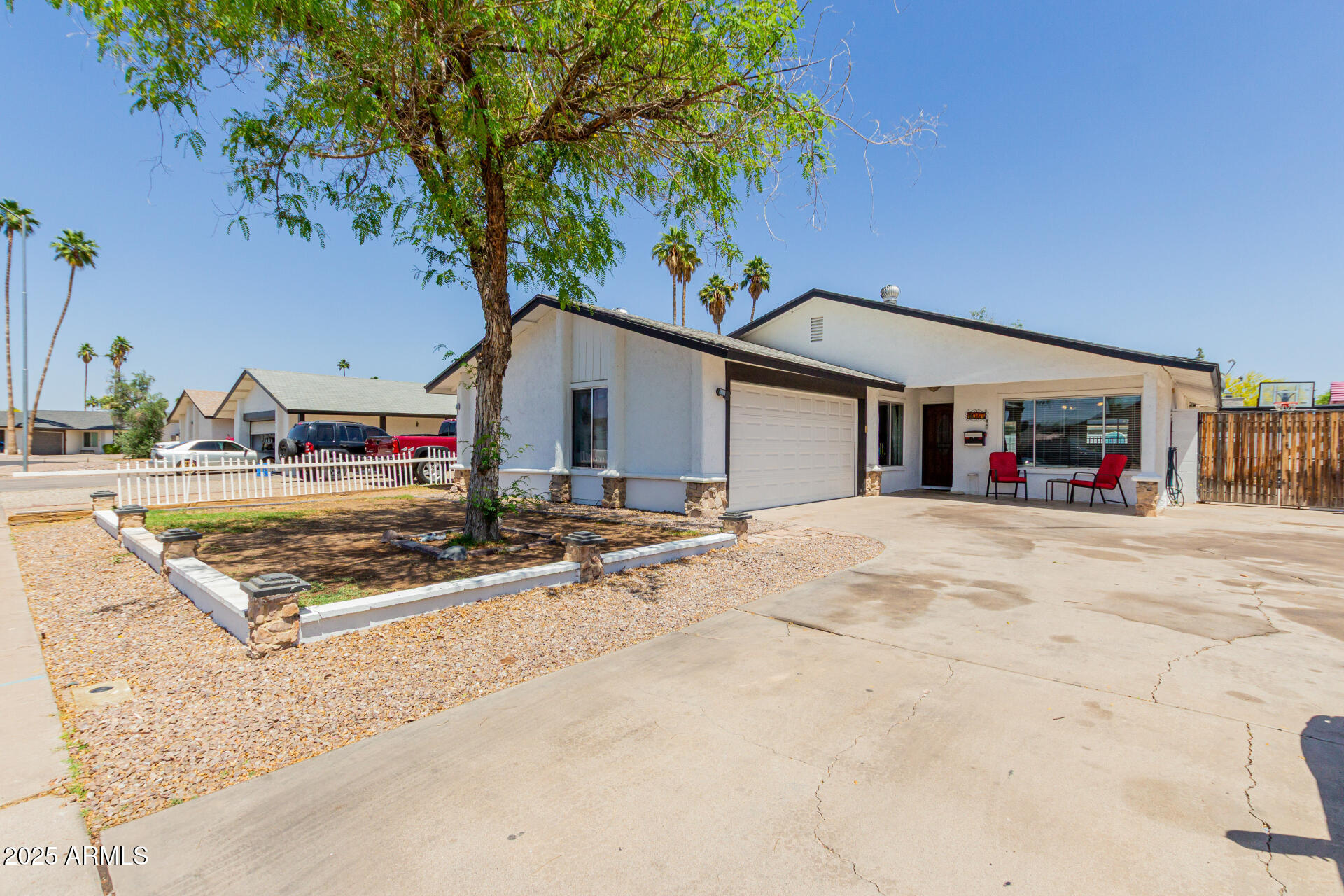 Property Photo:  1017 S San Jose Circle  AZ 85202 