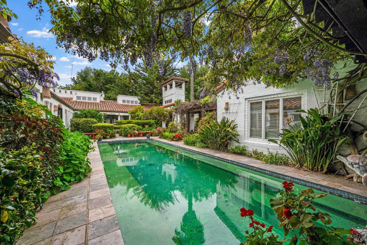 Property Photo: 2847 D Street CA 94952
