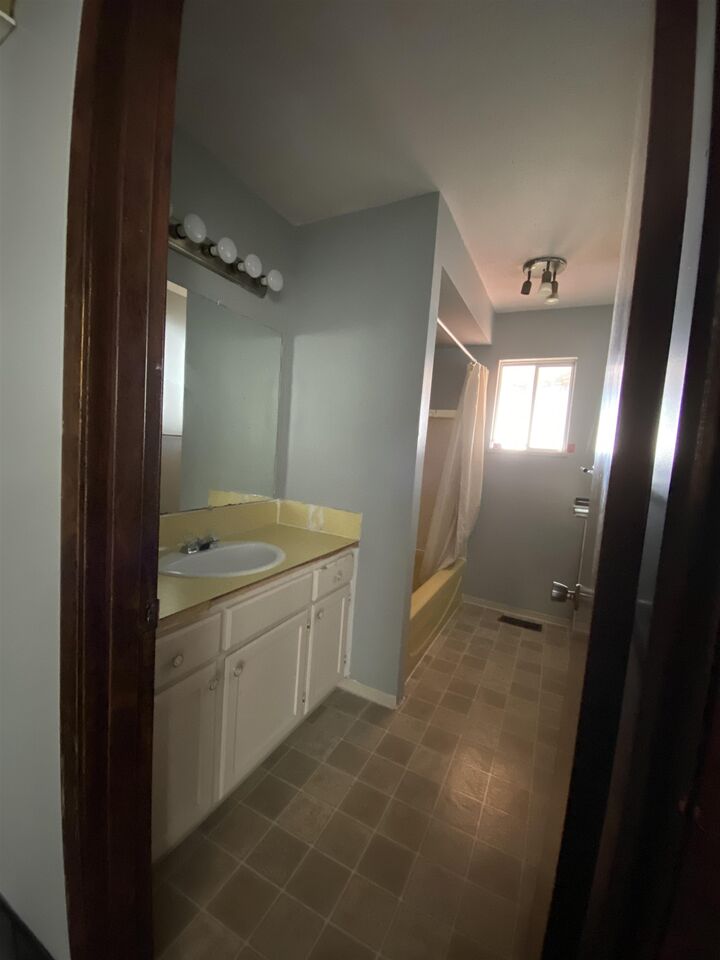 Property Photo: 15855 Vine Avenue BC V4B 2T5