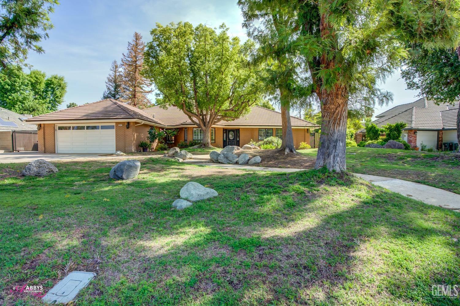 2012 Haggin Oaks Boulevard  Bakersfield CA 93311 photo