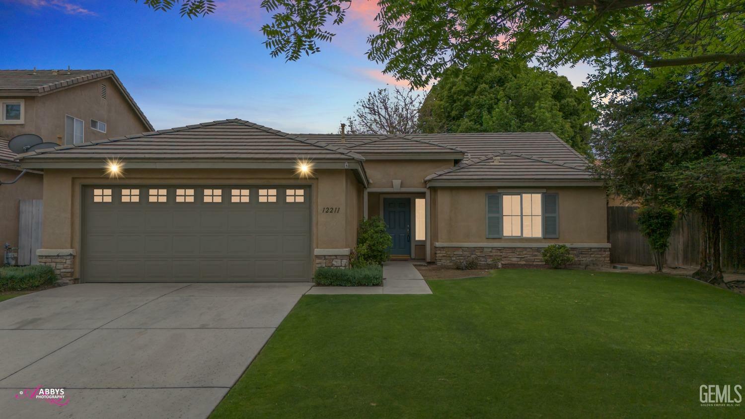 Property Photo:  12211 Stonington Street  CA 93312 