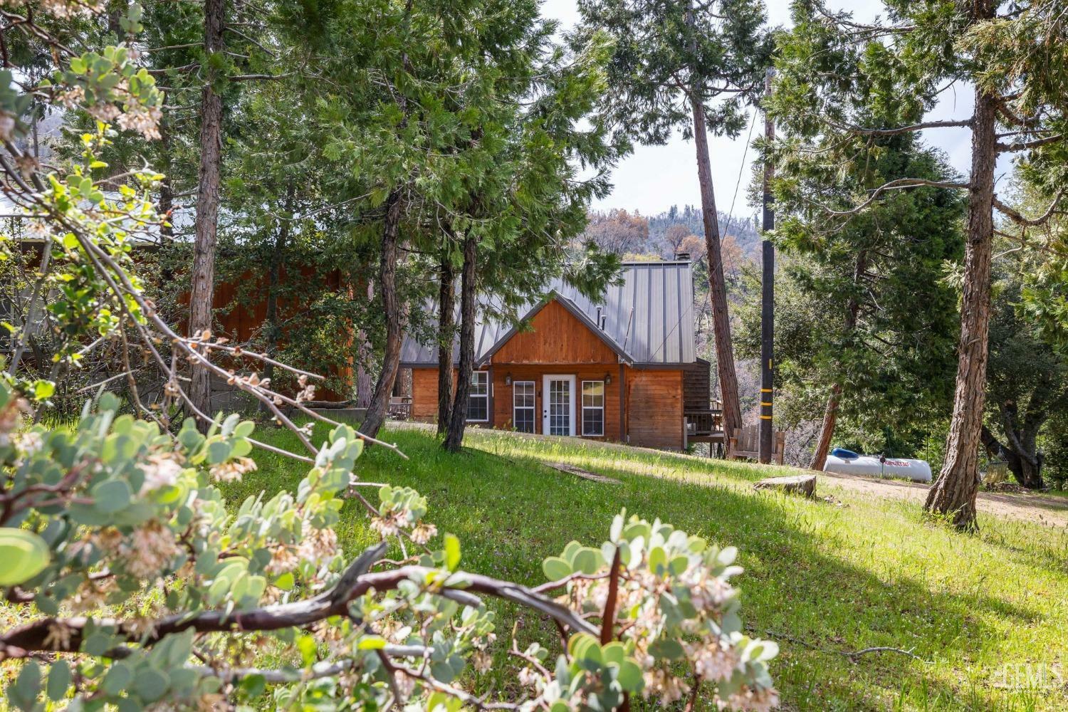 Property Photo: 45985 Ridge Road CA 93260