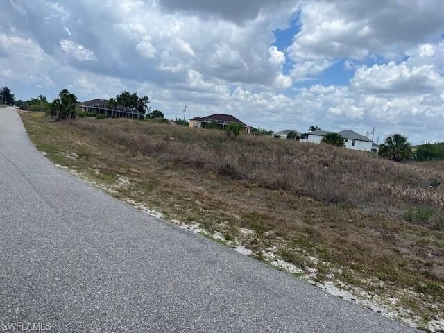 Property Photo:  1720 Cornell Ave N  FL 33971 