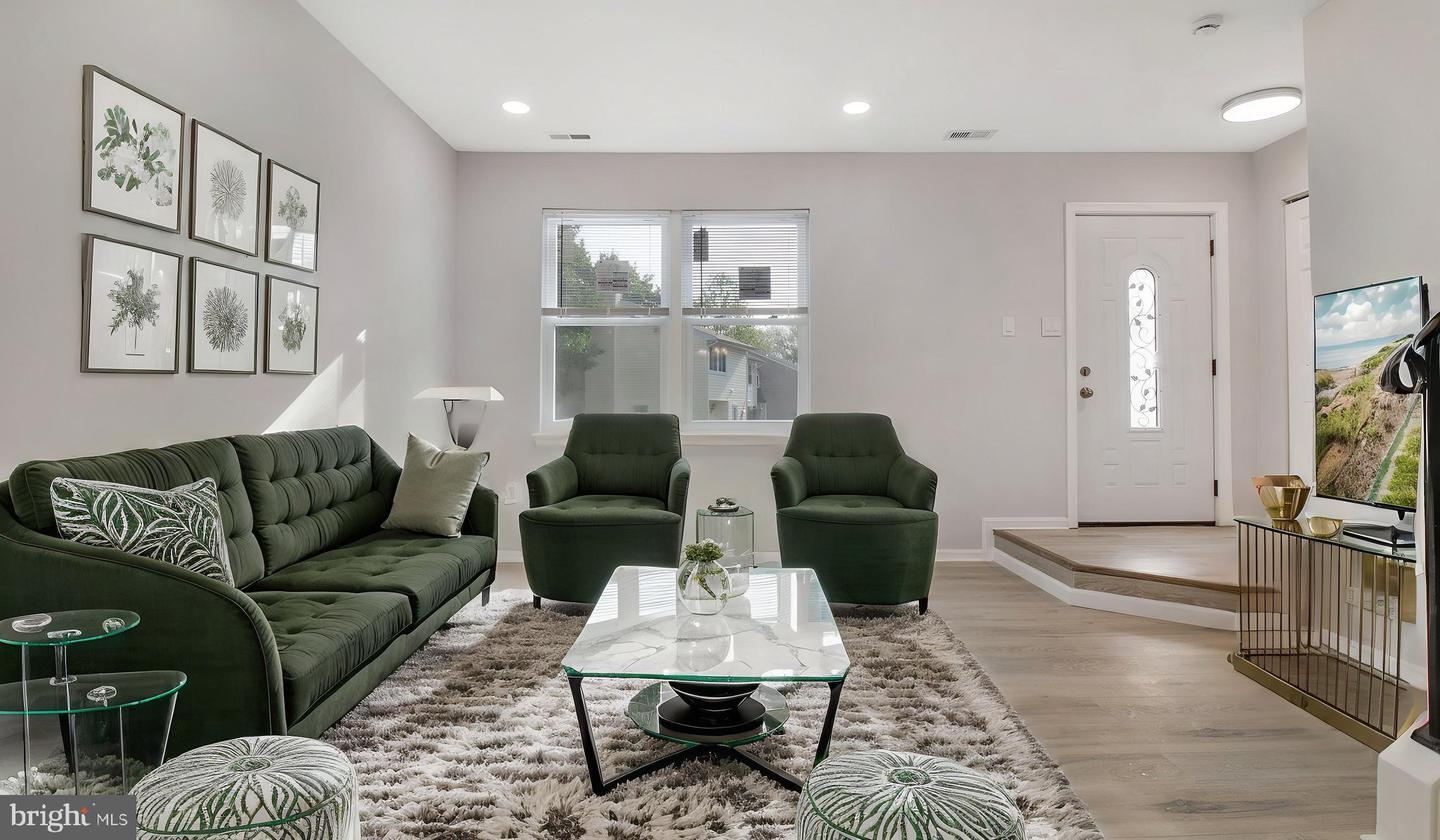 Property Photo: 5757 Falkland Place MD 20743