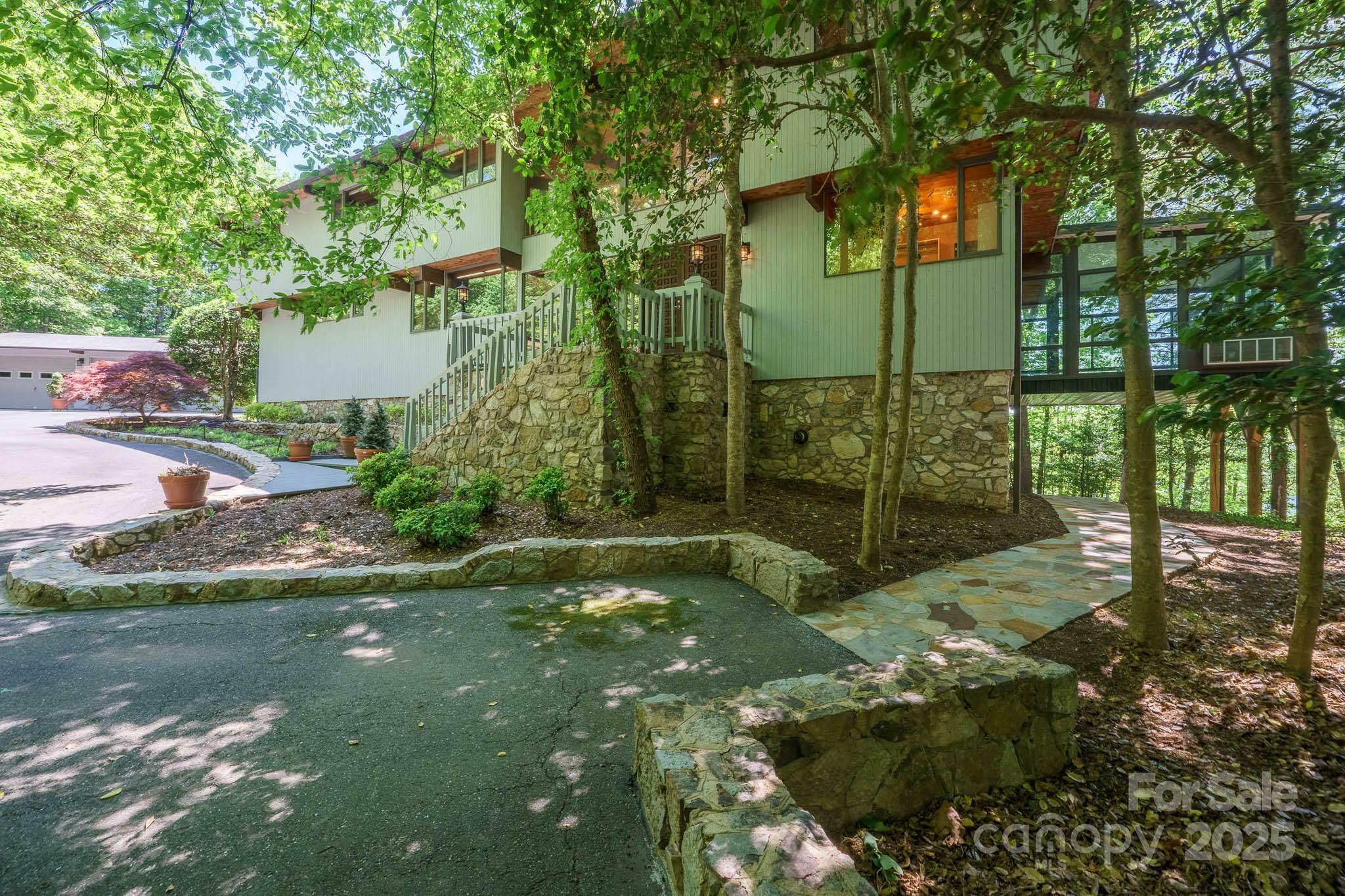 Property Photo: 3165 Laurel Ridge Road NW NC 28601