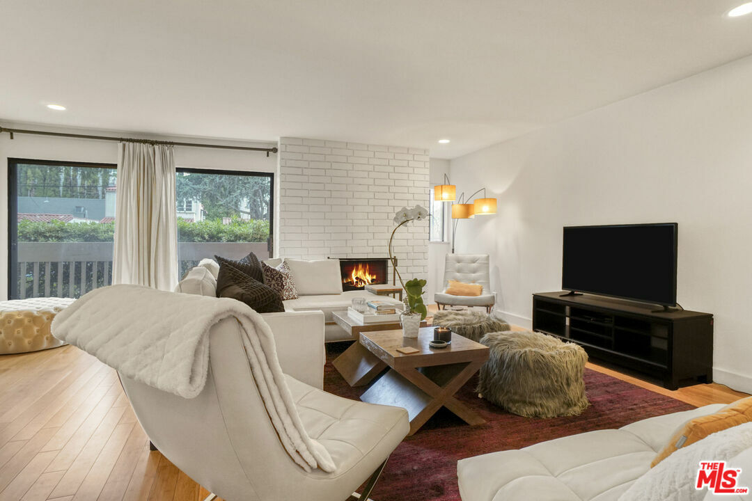 Property Photo: 858 12th St CA 90403