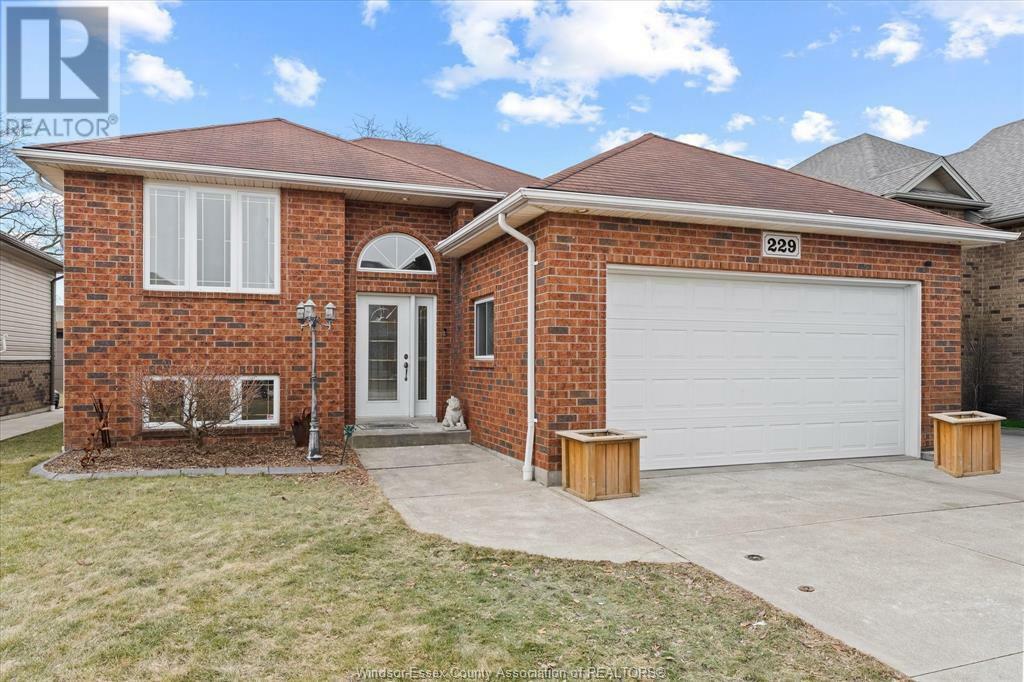 229 Branton Crescent  Lakeshore ON N9K 1G1 photo