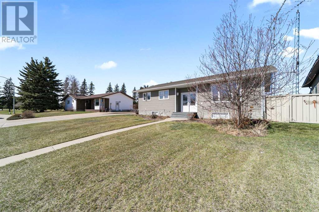 Property Photo:  4 Meadowlark Drive  AB T0B 4C0 