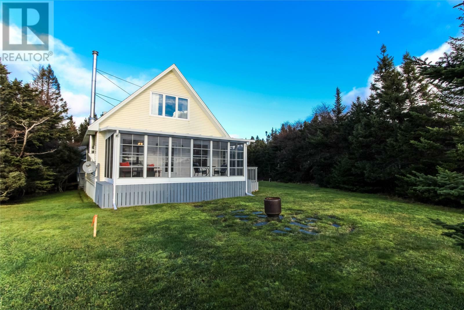 Photo de la propriété: 1 Goulds Pond Road NL A0B 3K0