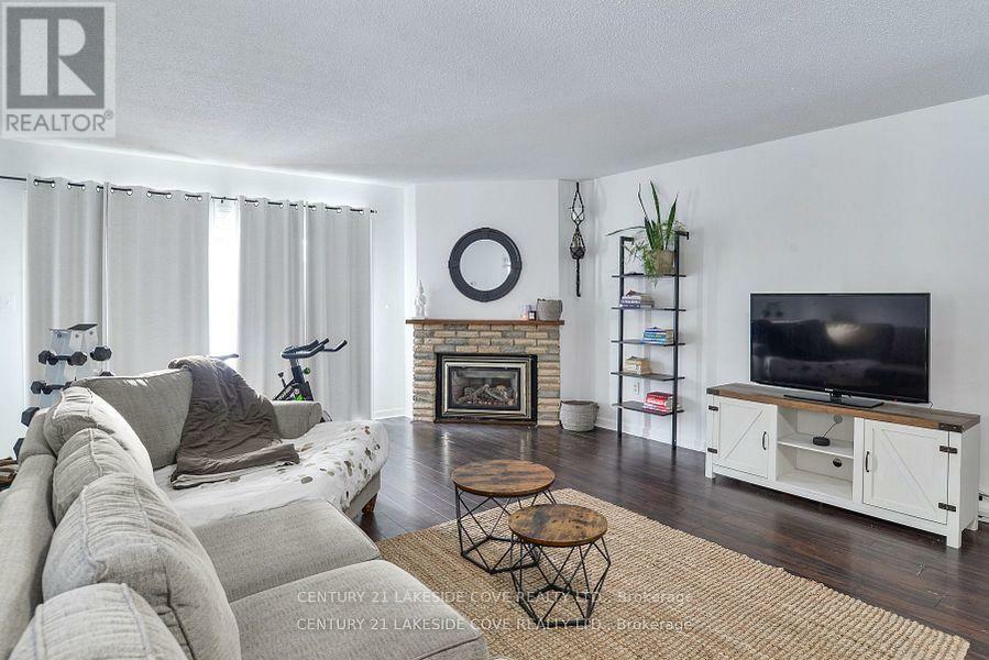 Property Photo: 4 Paradise Boulevard 5 ON L0K 1B0