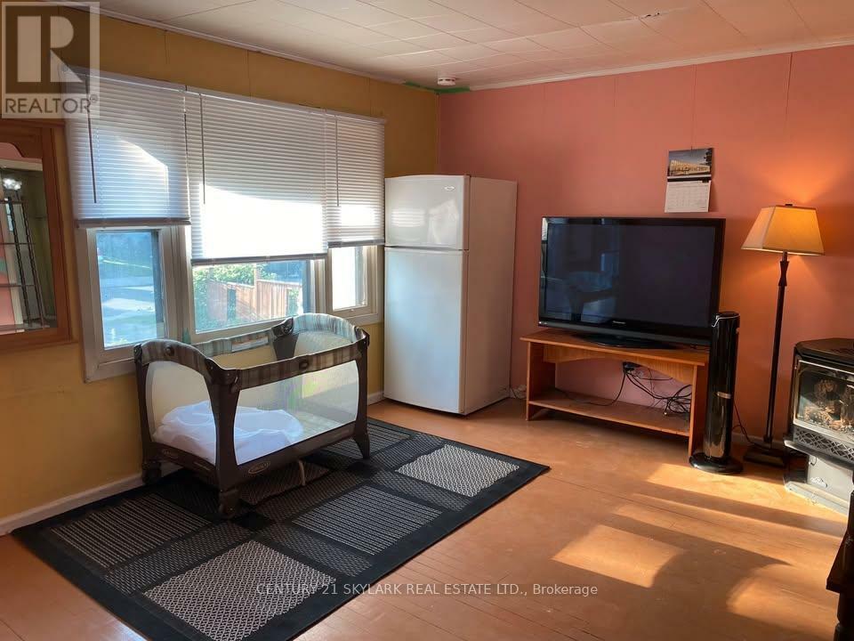 Property Photo: 152 Selkirk Avenue ON L8H 5M2