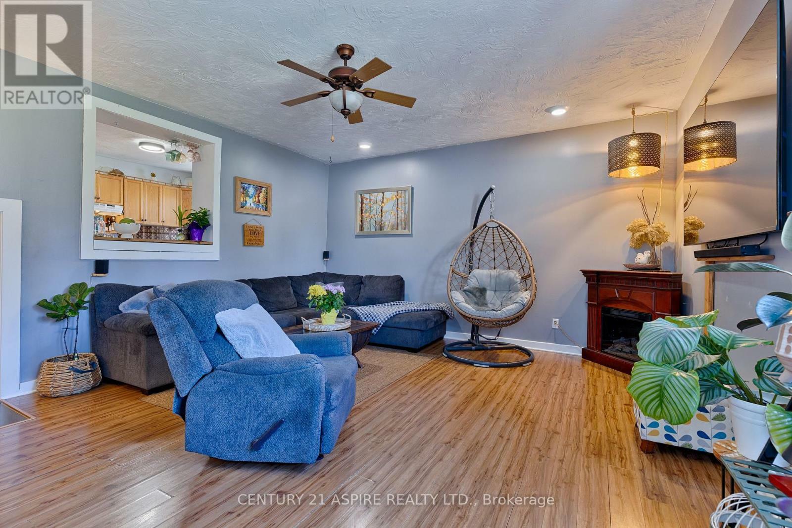 Property Photo:  109 Golf Course Road  ON K8A 7B1 