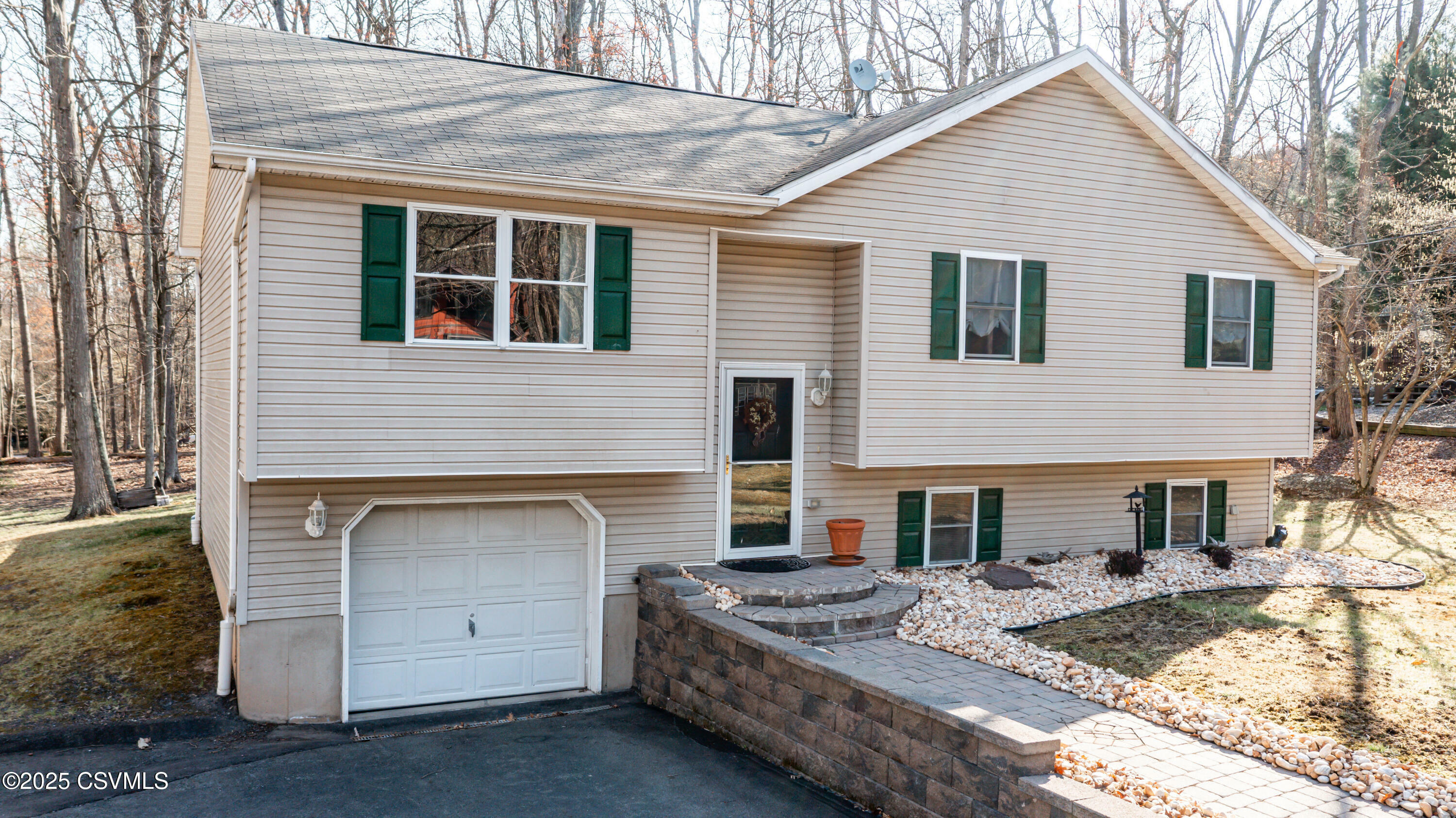 256 Trapper Springs Lane  Drums PA 18222 photo