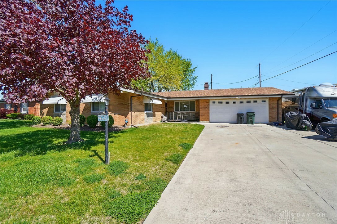 Property Photo: 831 Glenstone Court OH 45426