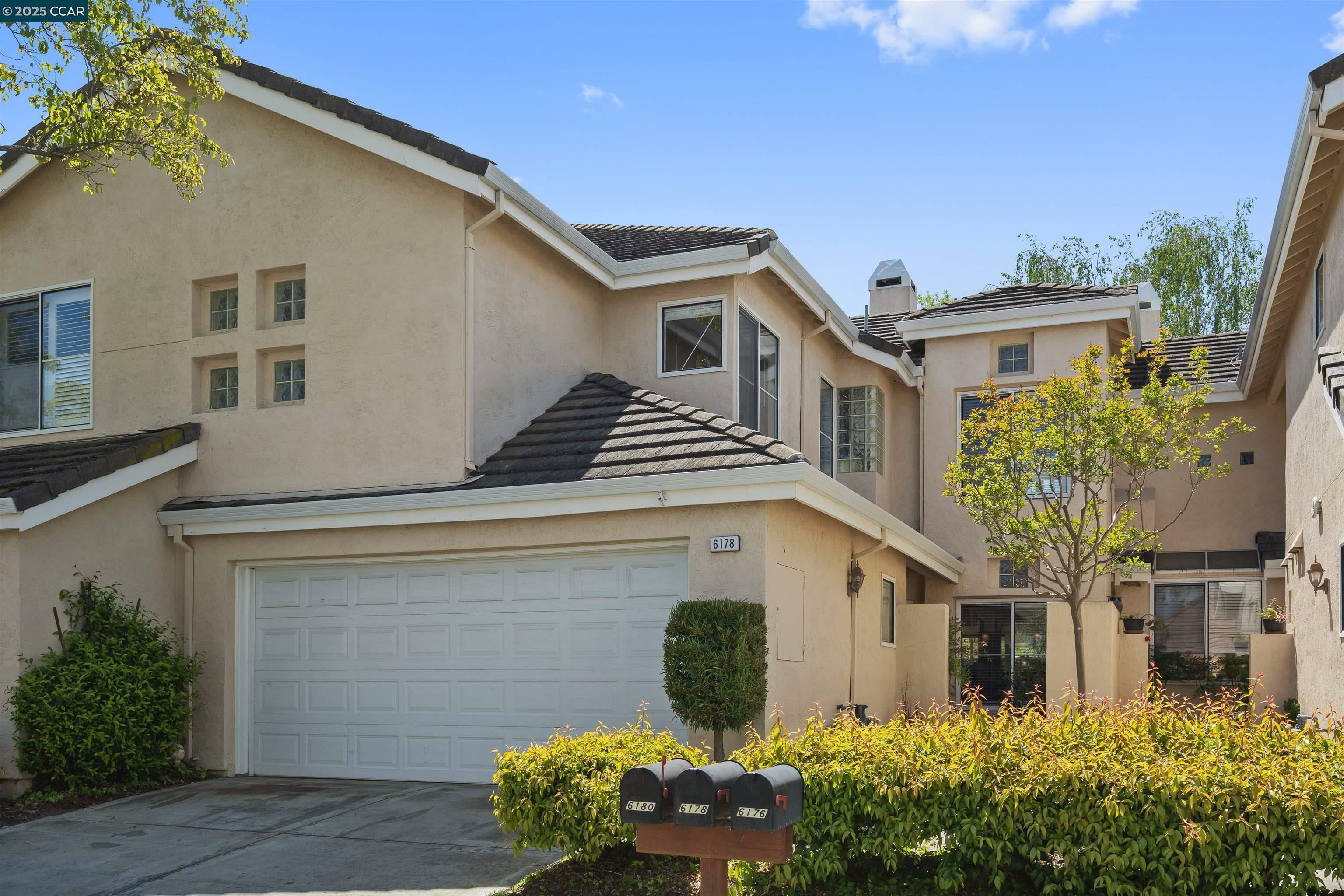Property Photo: 6178 Lakeview Cir CA 94582