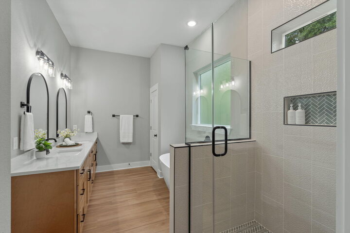 Property Photo:  706 N F Street  FL 32501 