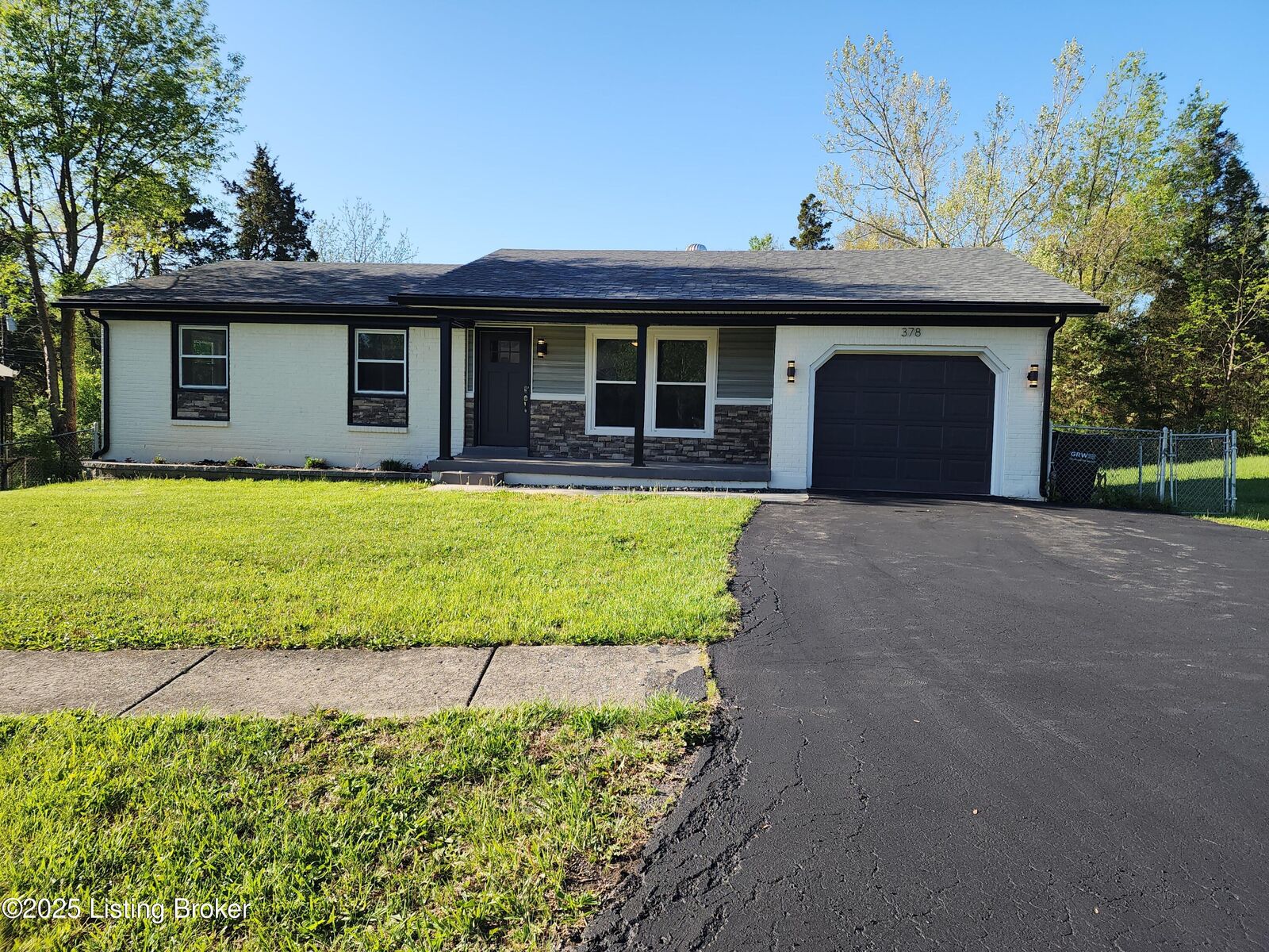 Property Photo: 378 Redmar Blvd KY 40160
