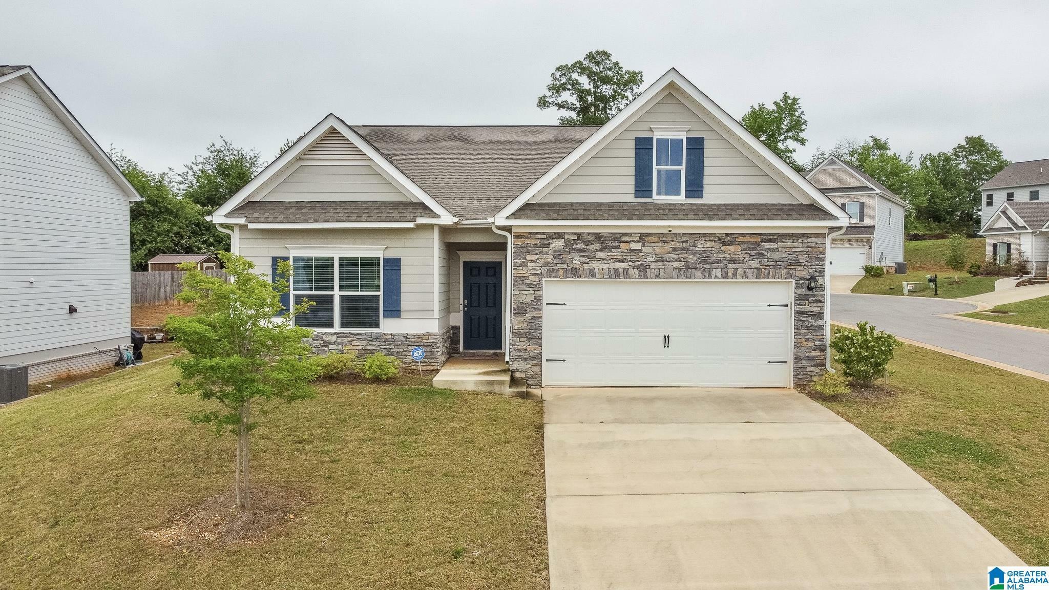 Property Photo:  64 Valley Circle  AL 35096 