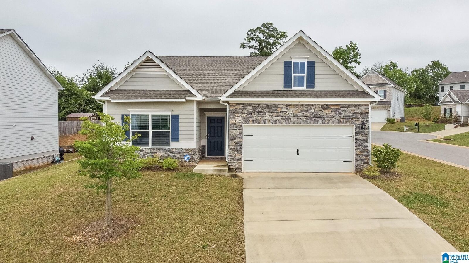 Property Photo: 64 Valley Circle AL 35096