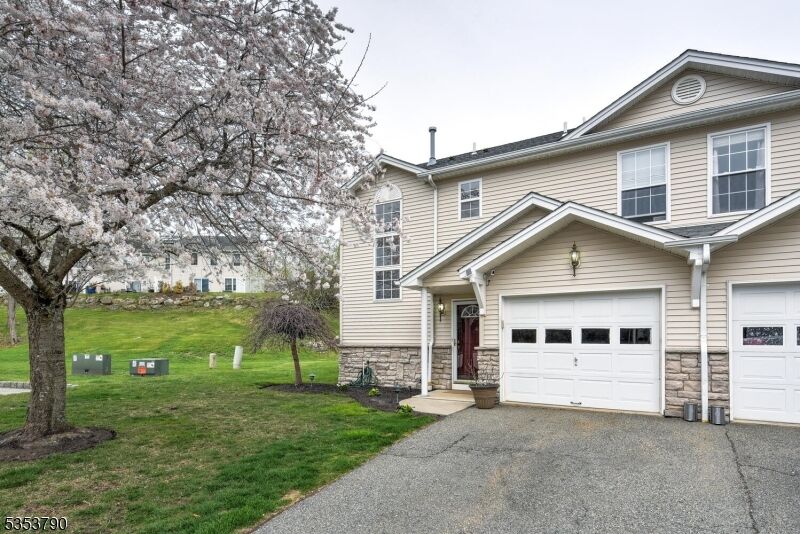 Property Photo:  12 Peachtree Ln  NJ 07419 