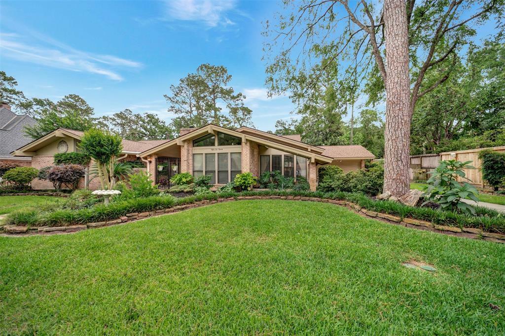 Property Photo: 5611 Westerham Place TX 77069