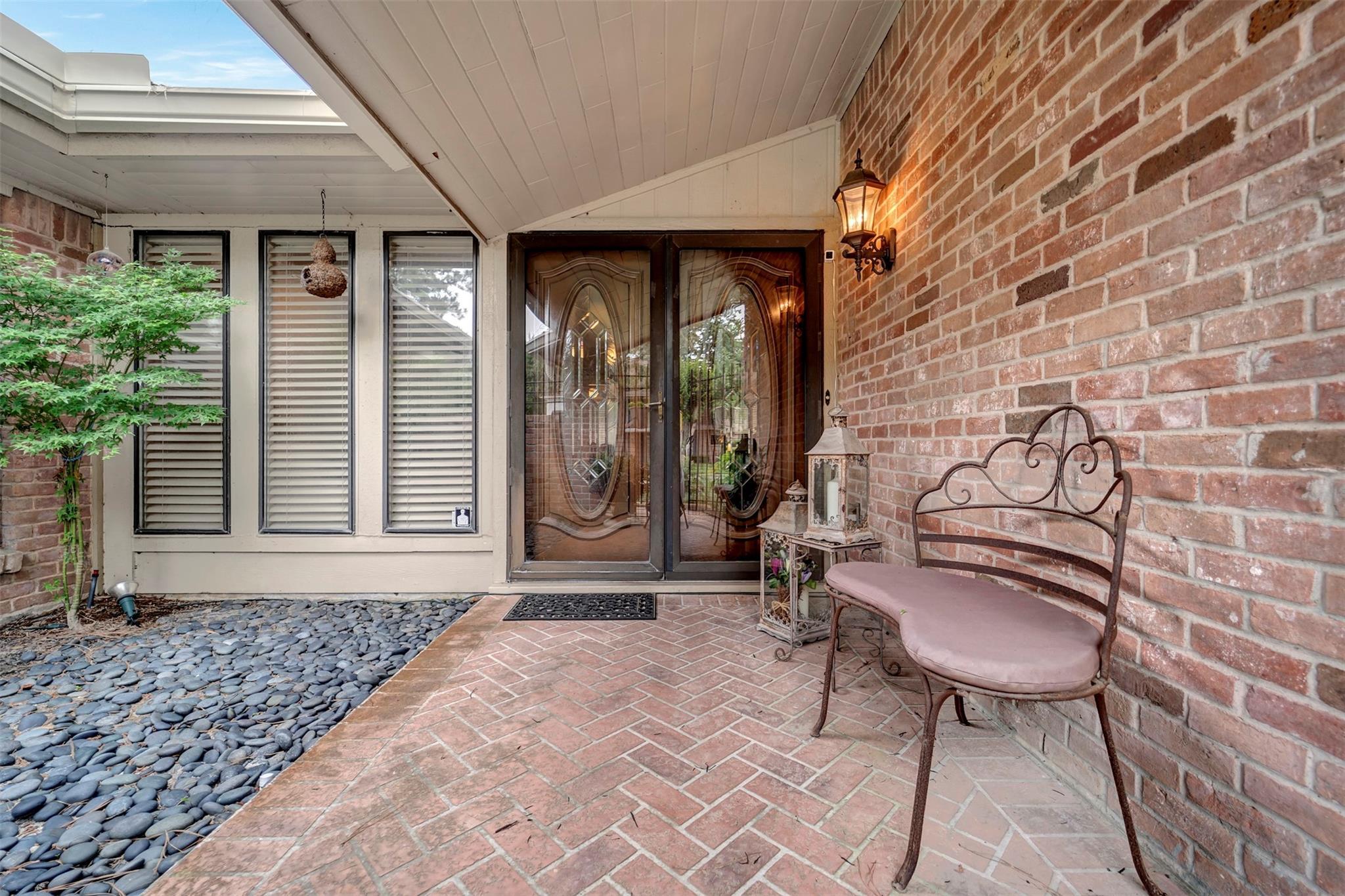 Property Photo: 5611 Westerham Place TX 77069