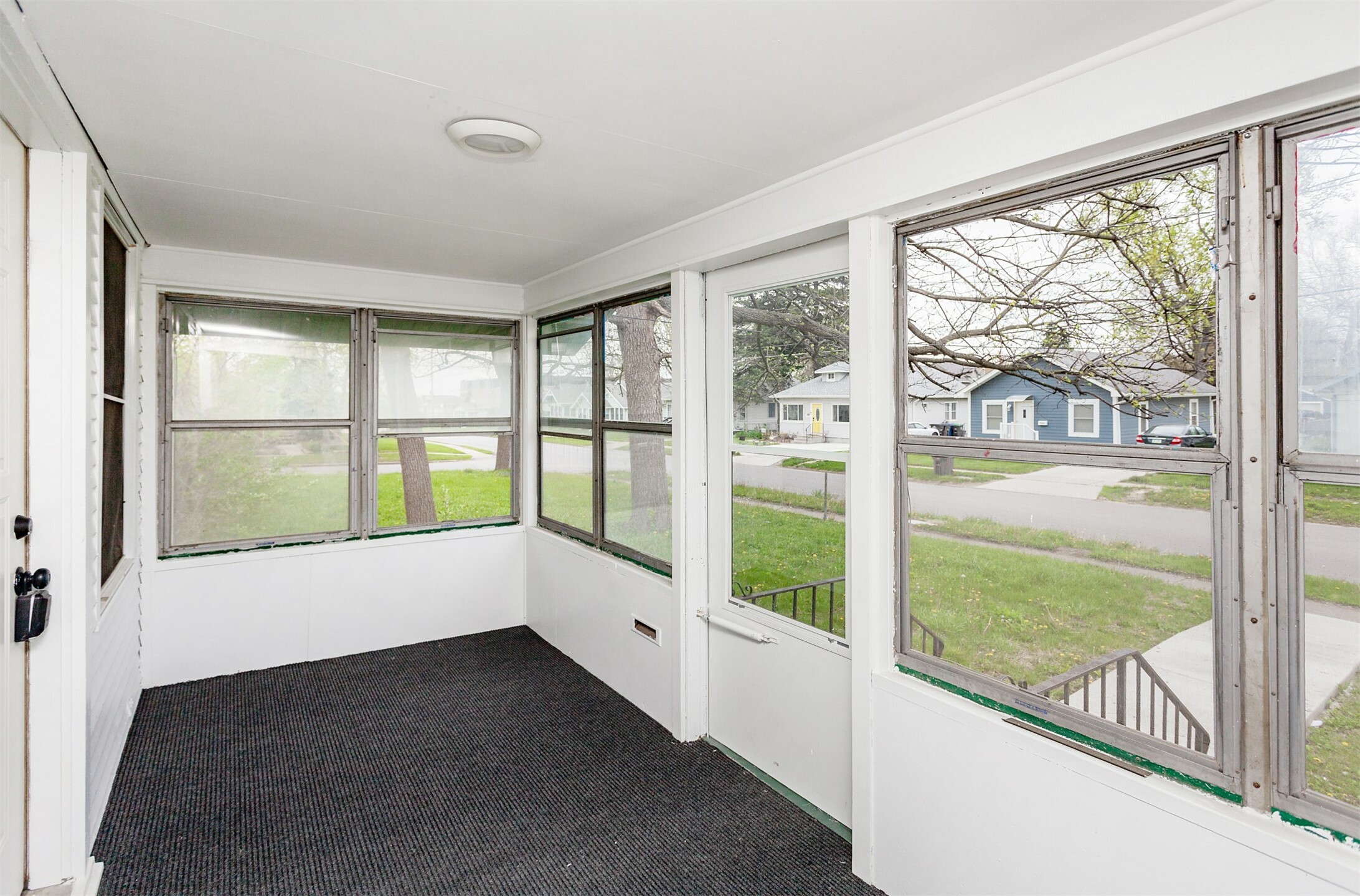 Property Photo: 1316 Hull Avenue IA 50316