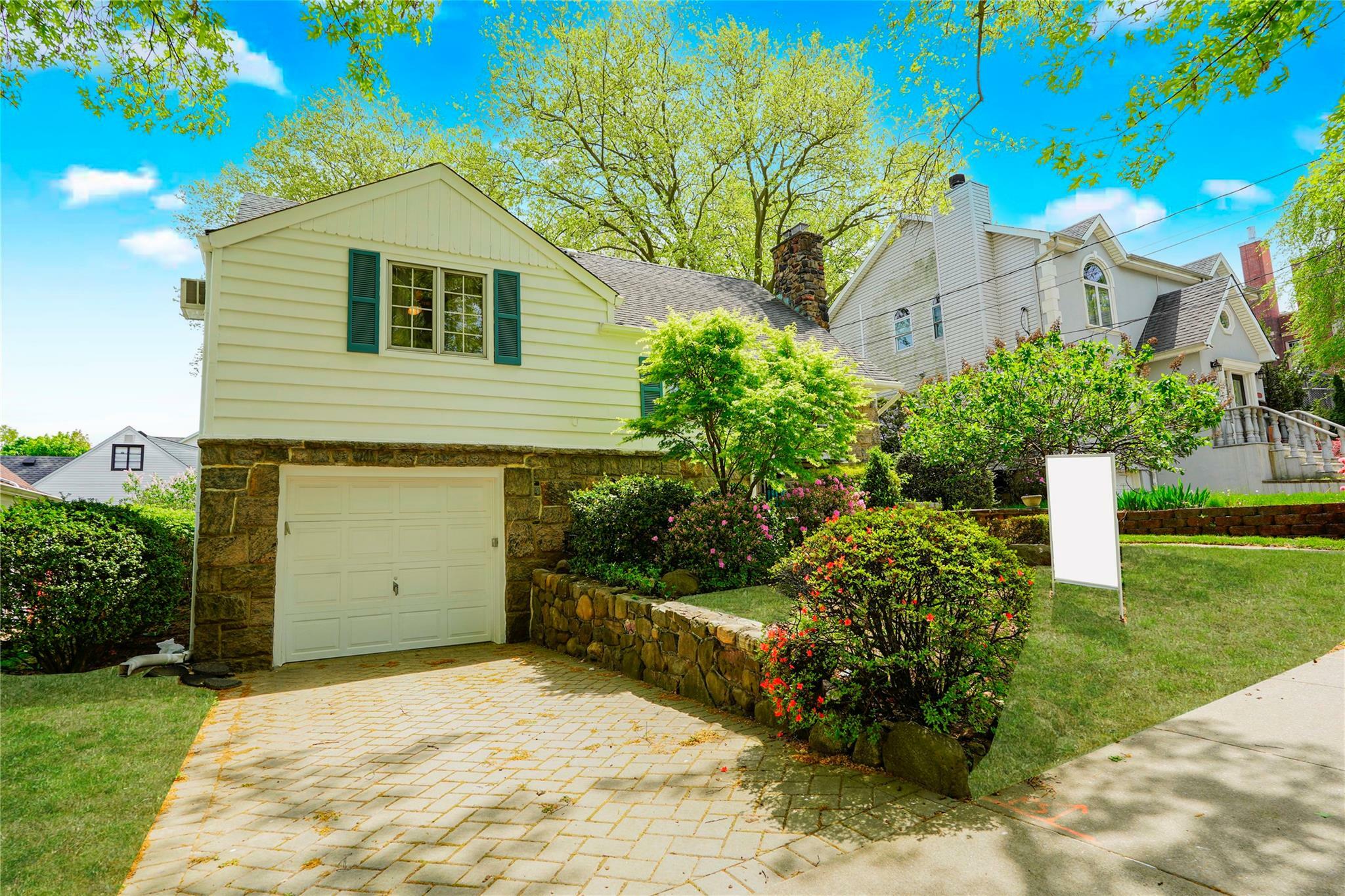 Property Photo: 249 Slosson Ave NY 10314