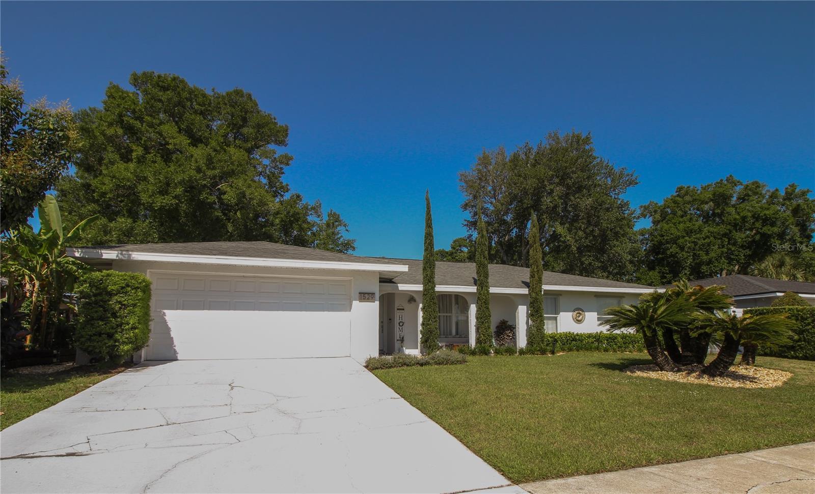 Property Photo:  1529 Glastonberry Road  FL 32751 