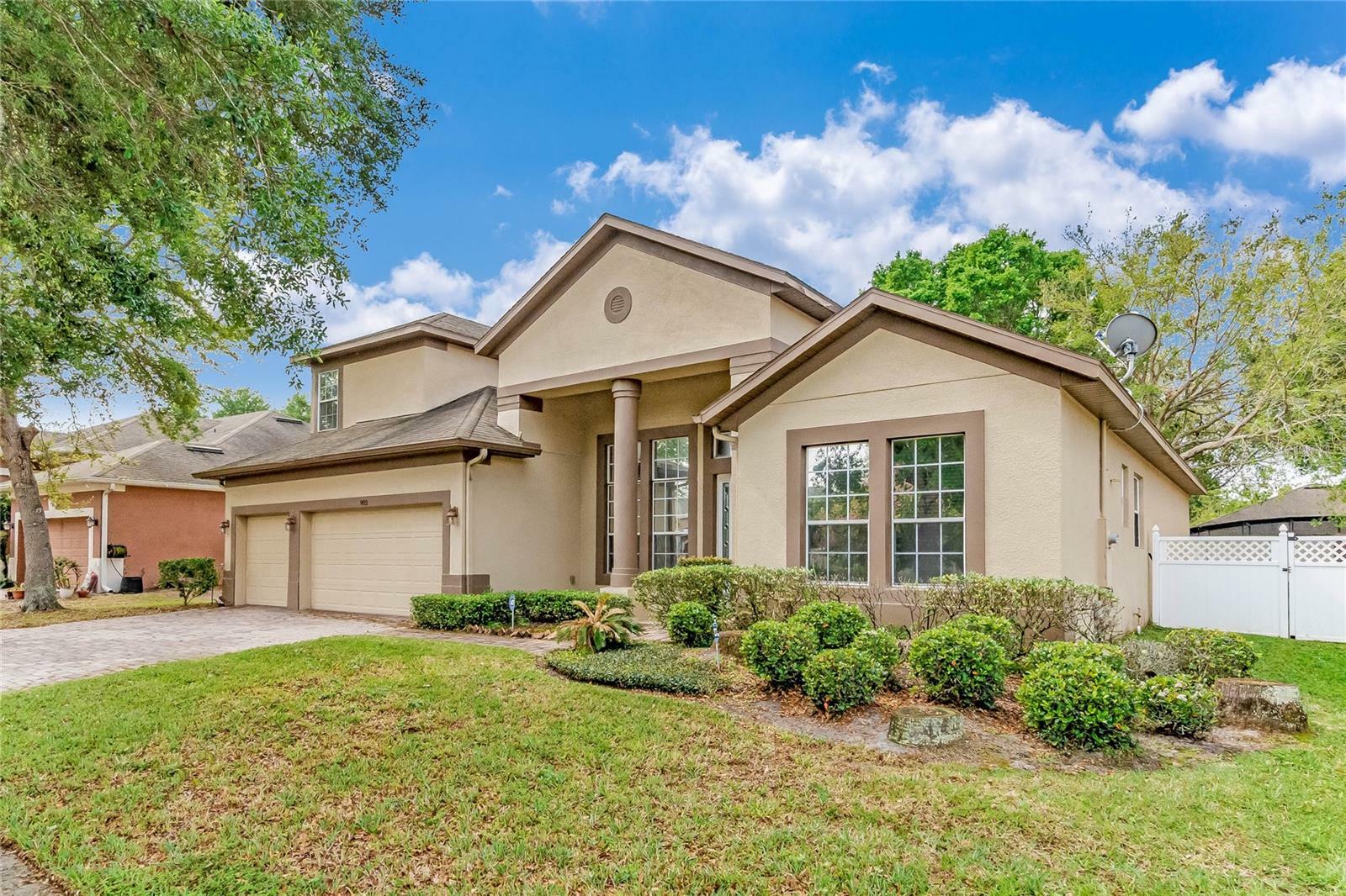 Property Photo: 902 Hire Circle FL 34761