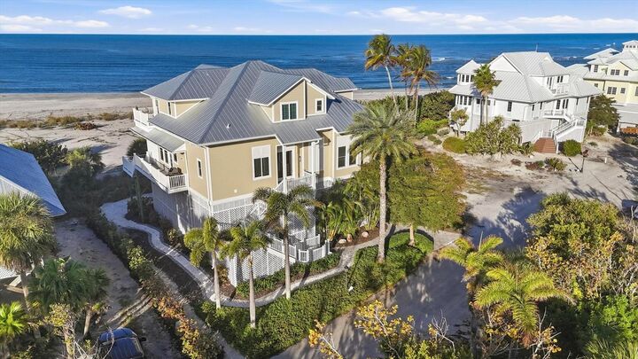 Property Photo:  6890 Palm Island Drive  FL 33946 