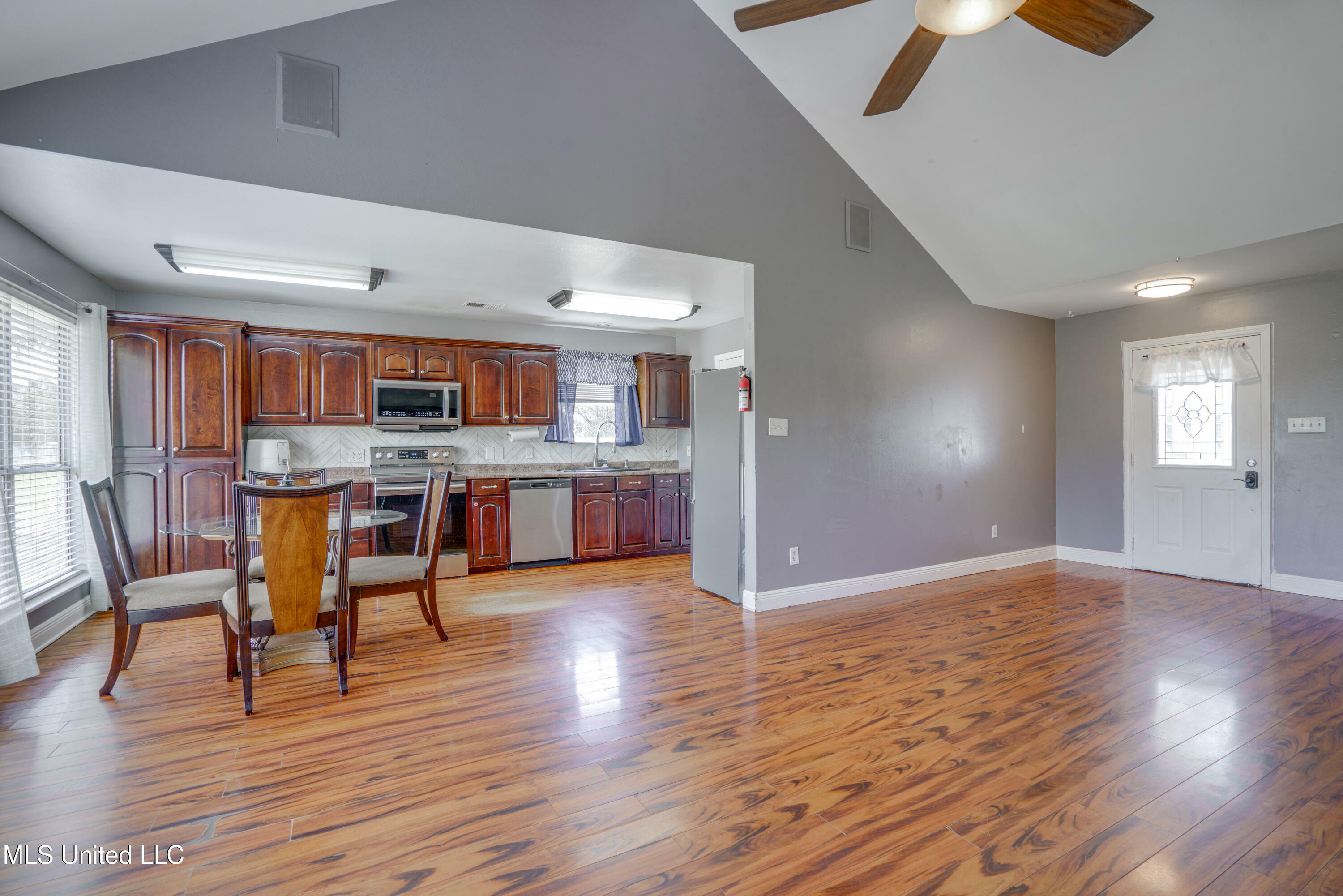Property Photo: 16 Hawthorne Road MS 39466