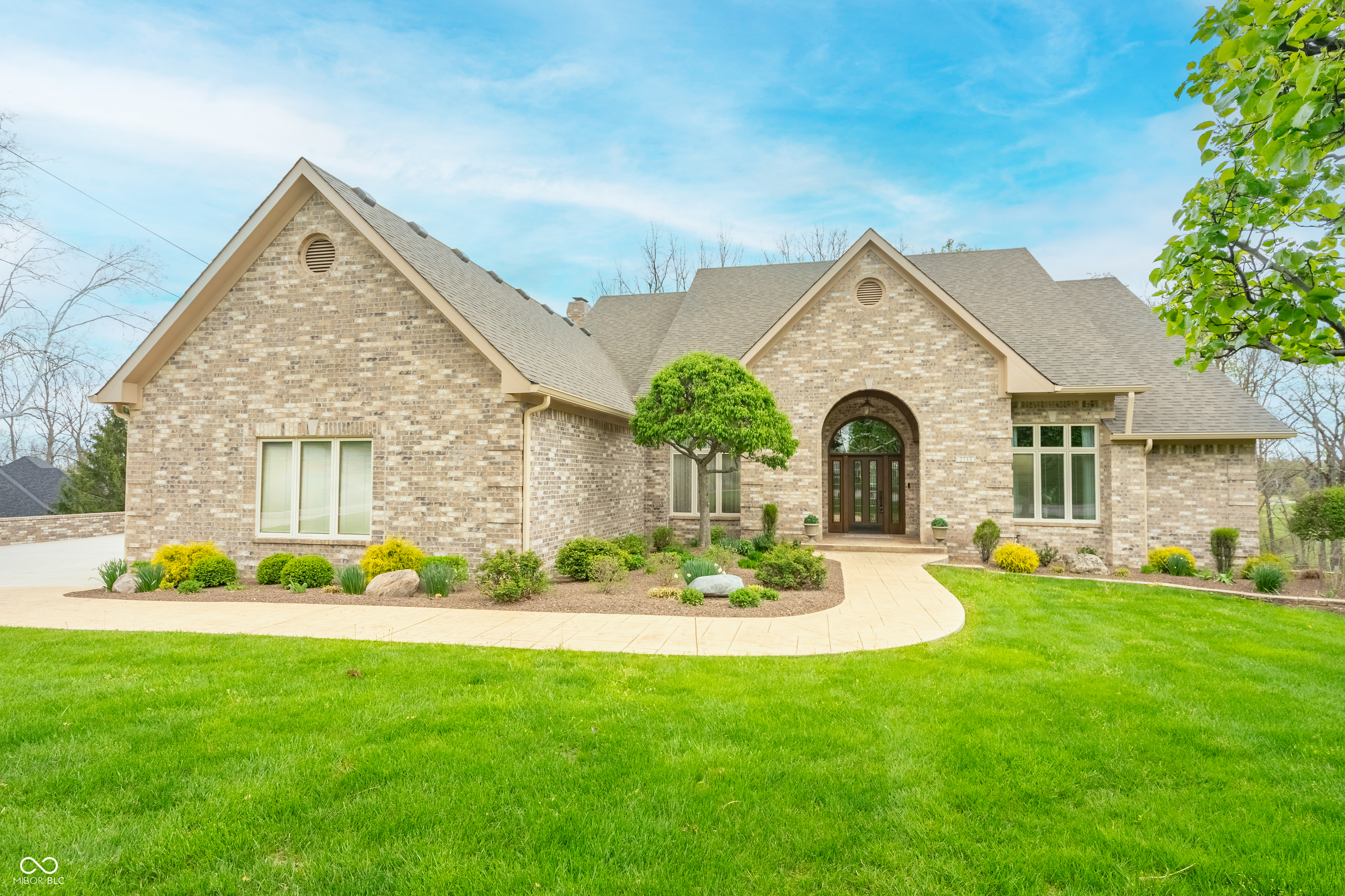 Property Photo: 2733 Foxborough Drive IN 46143