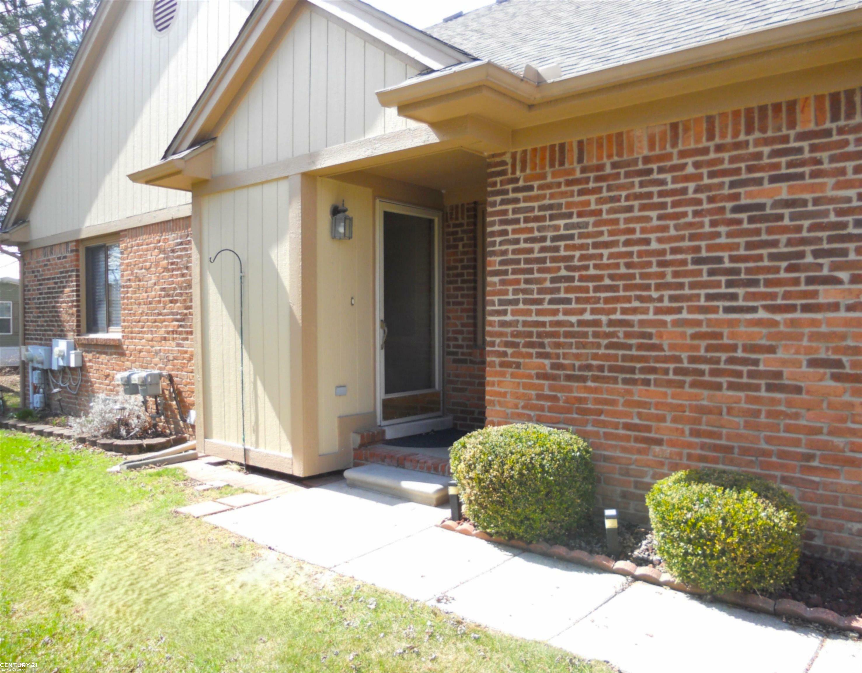 Property Photo: 16918 Country Ridge Drive MI 48044