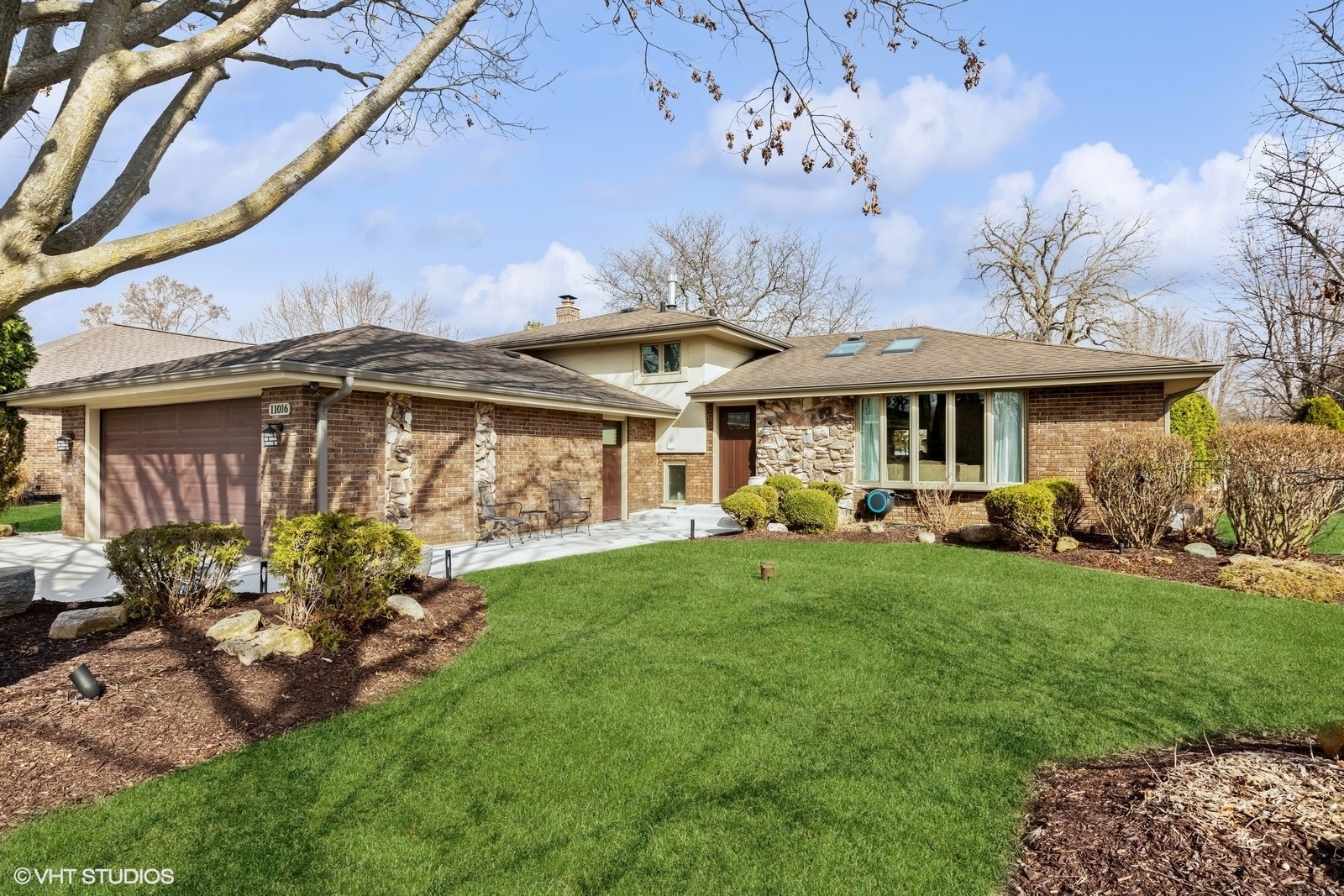 Property Photo: 11016 84th Place IL 60480
