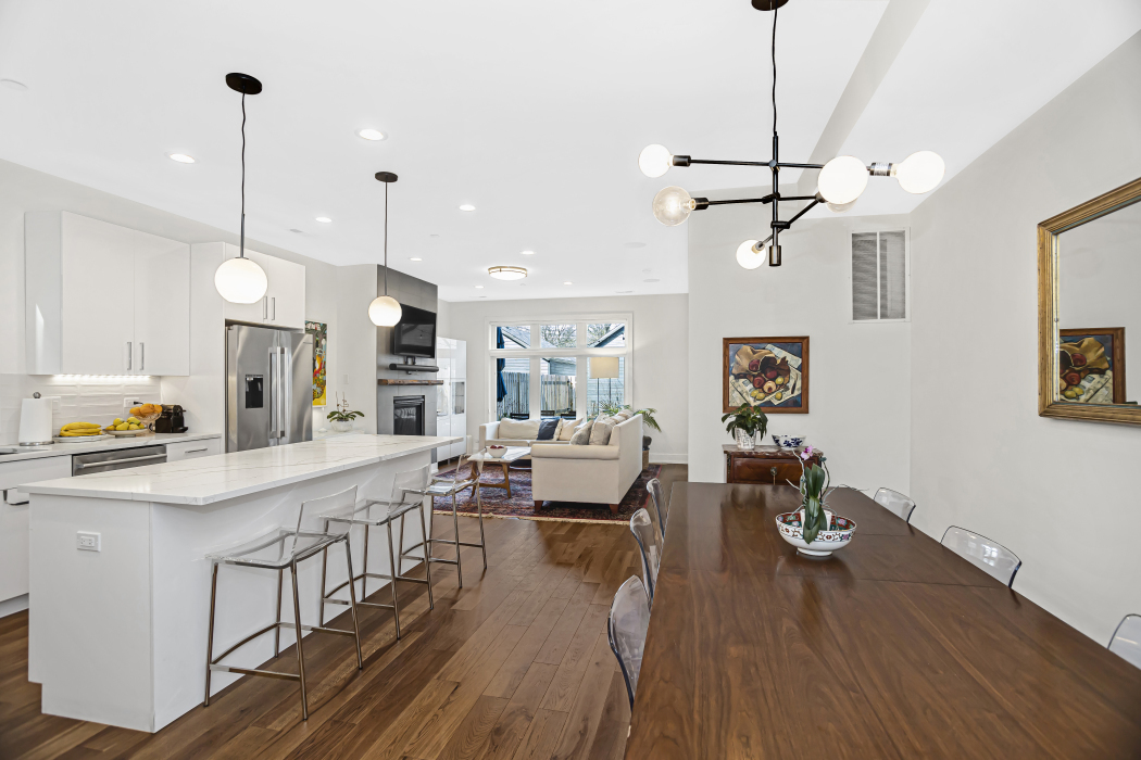 Property Photo: 1122 Pitner Avenue IL 60202
