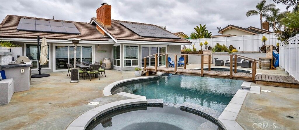 Property Photo: 204 Calle Del Juego CA 92672