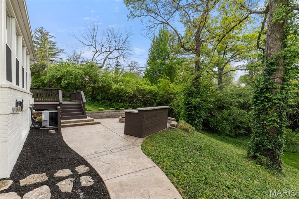 Property Photo:  41 Frederick Lane  MO 63122 