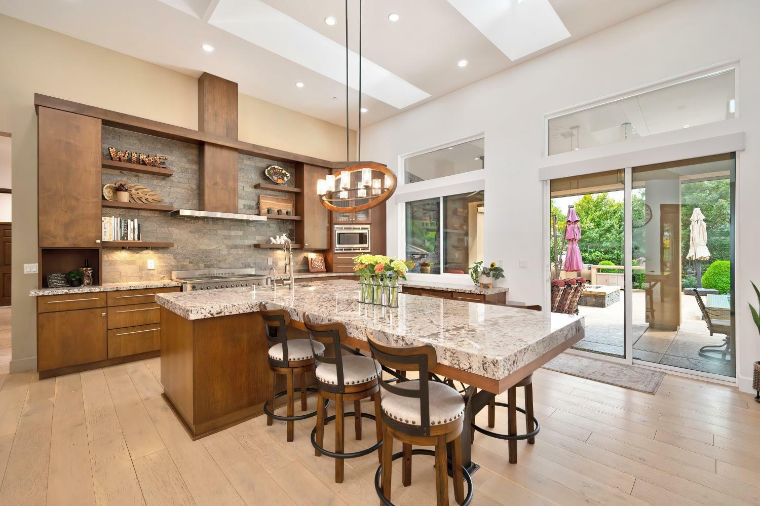 Property Photo: 254 Mondrian Court CA 95762
