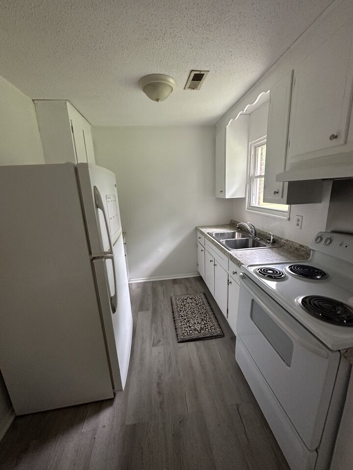 Property Photo: 312 Plantation Dr TN 37042