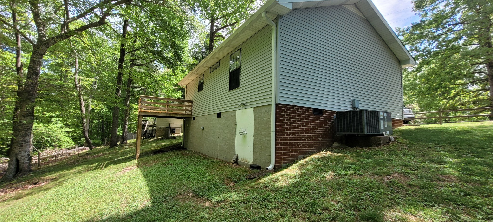 Property Photo: 1025 Hollis Ln TN 37188