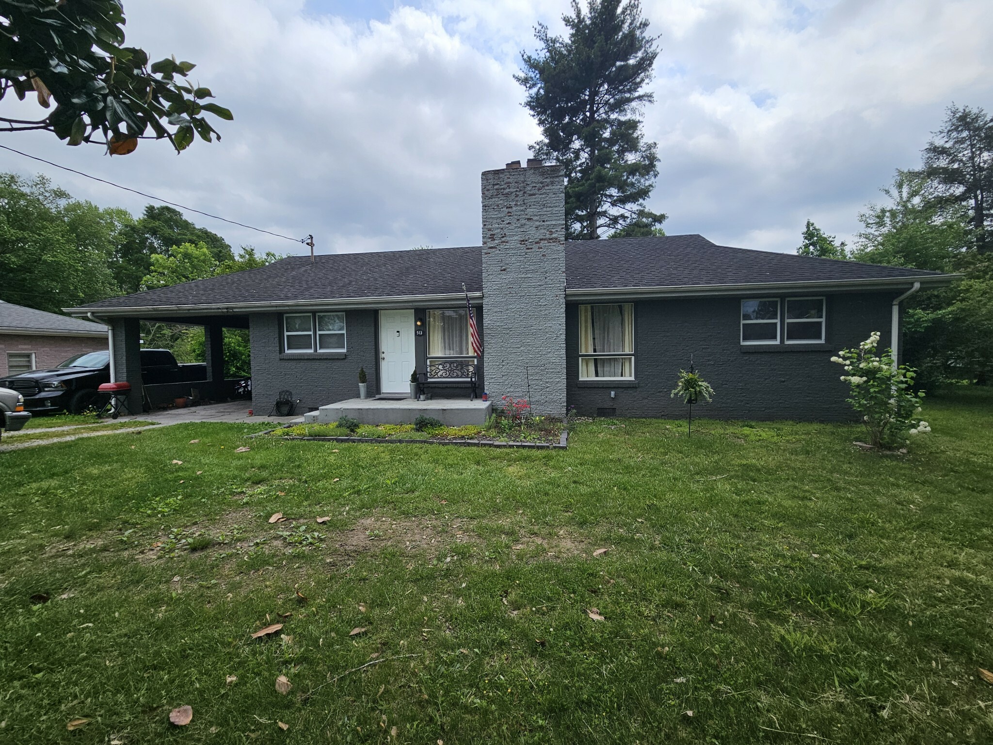 Property Photo: 513 Johnson St TN 37355