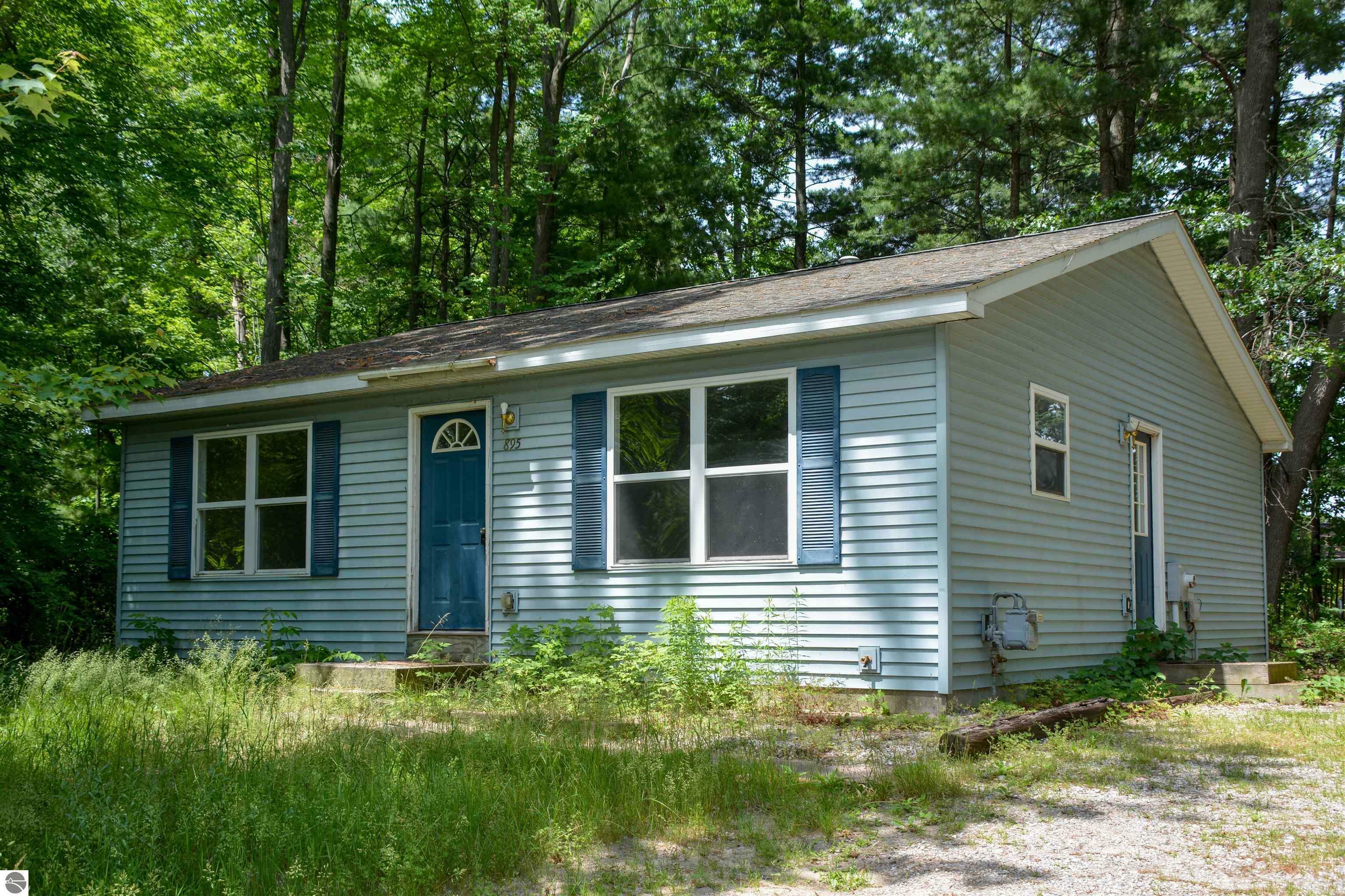 895 Maryjo Drive  Traverse City MI 49686 photo
